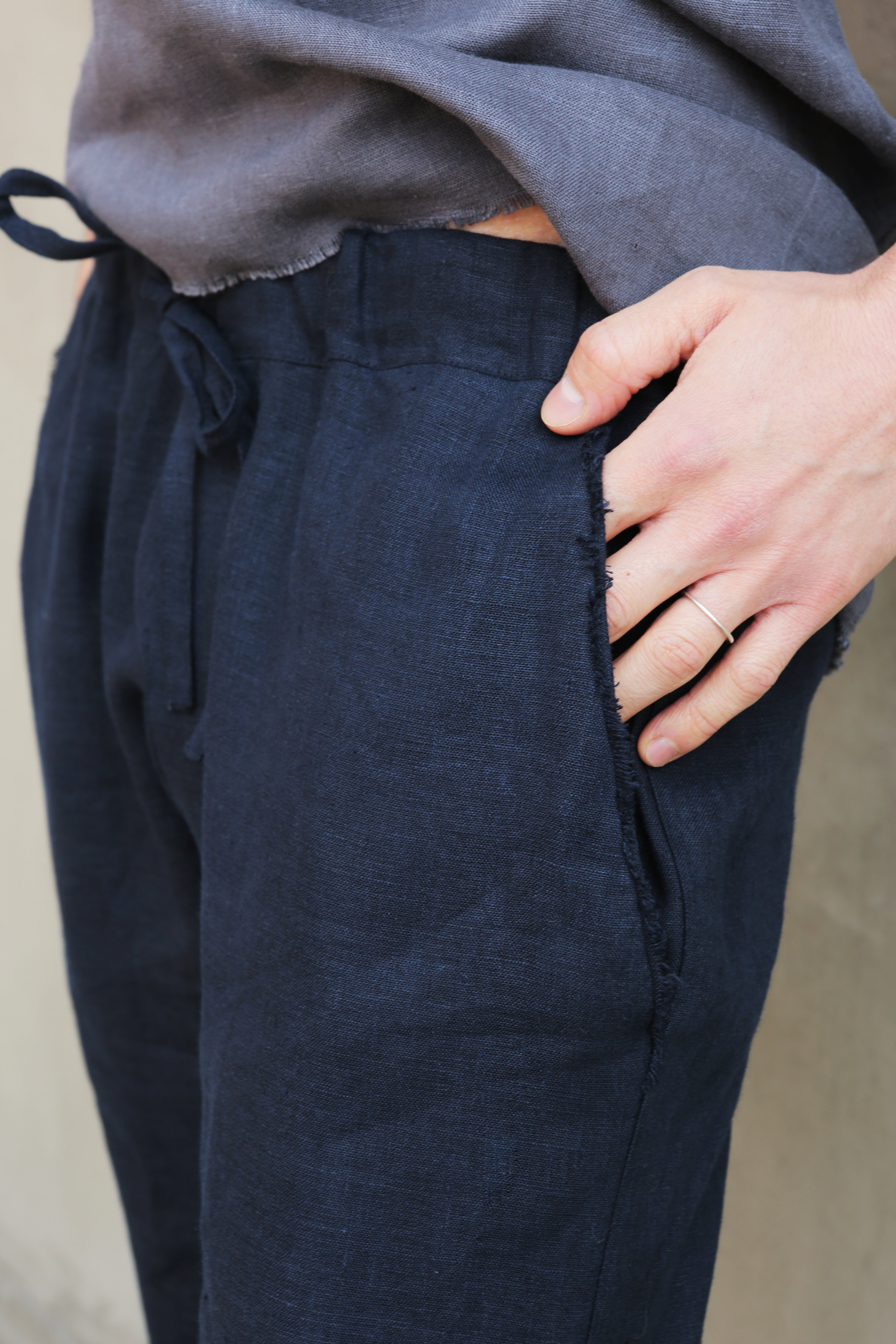 Men’s baggy linen pants HAWTHORN in Dark blue