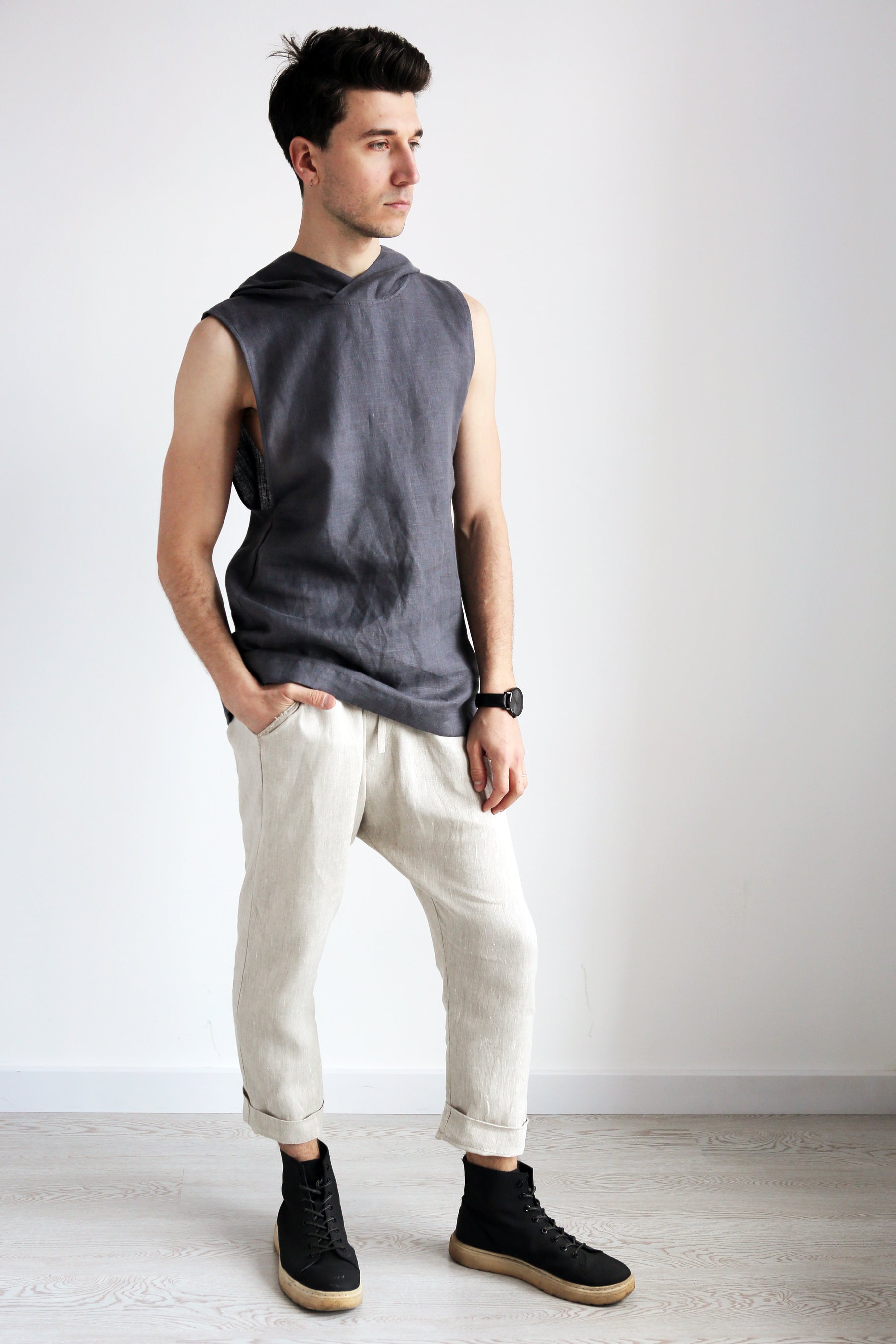 Men’s Sleeveless T-Shirt BAMBOO with hood in Dark grey