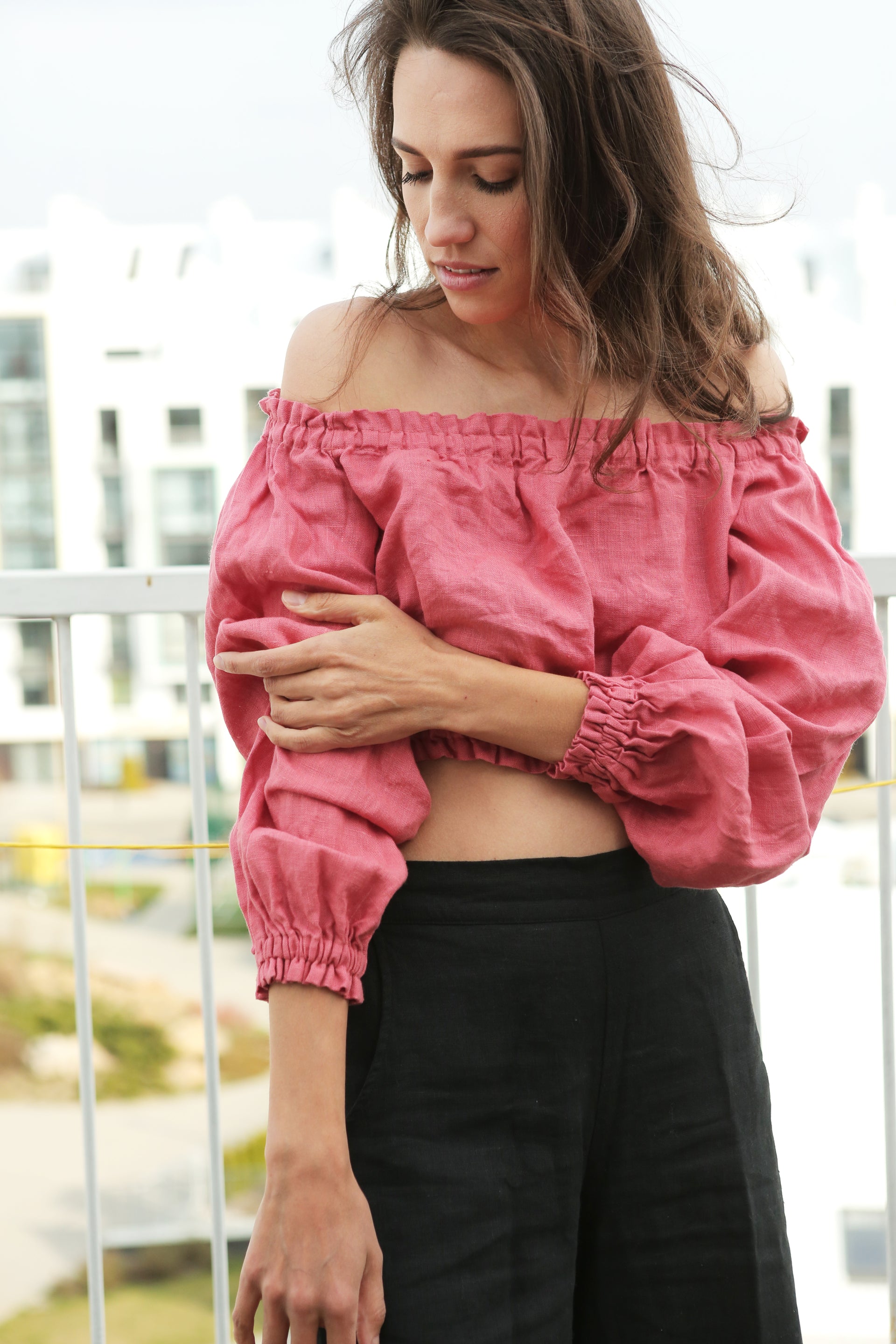 Off-The-Shoulder Crop Top ORCHIS in Peach