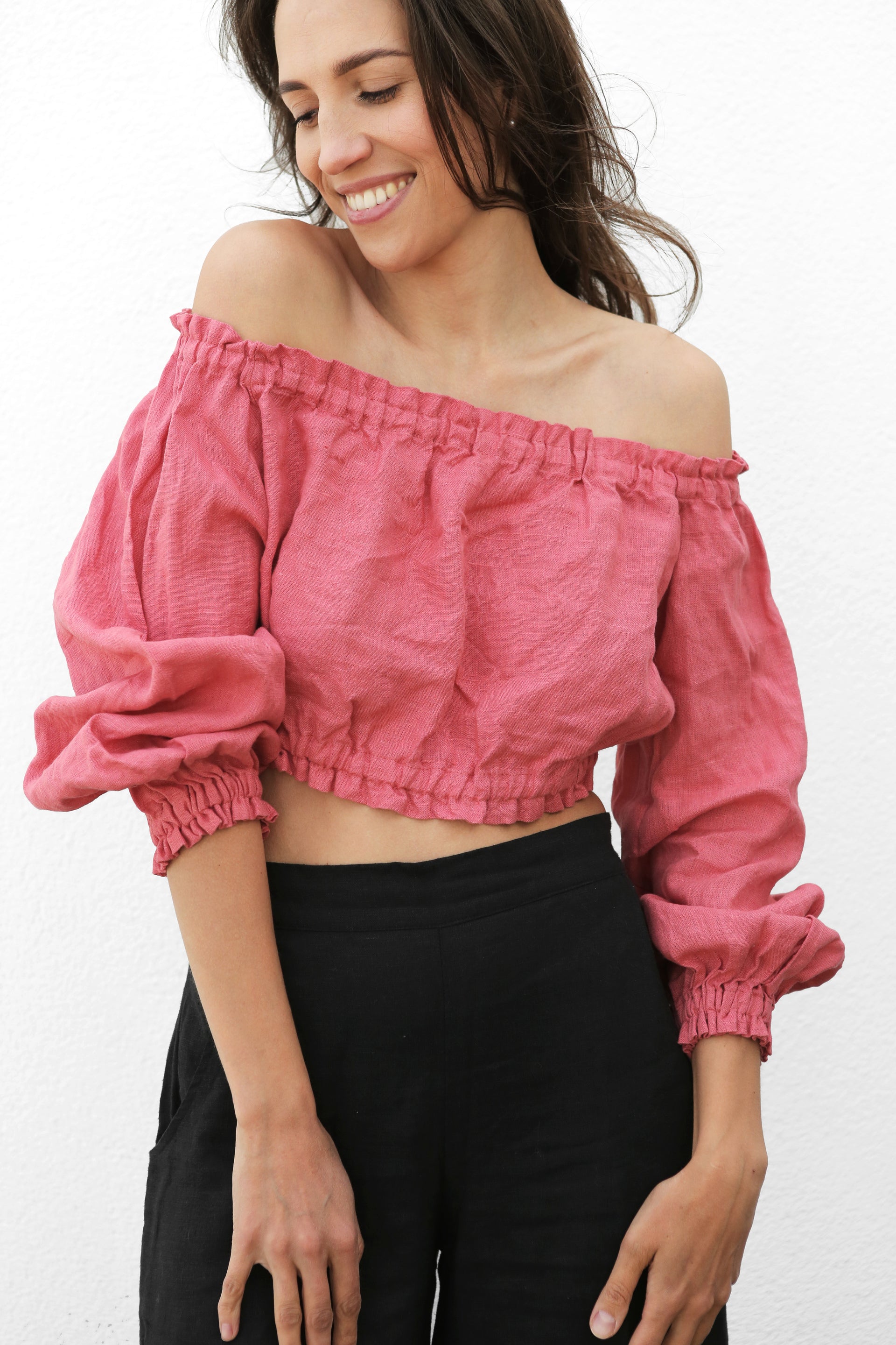 Off-The-Shoulder Crop Top ORCHIS in Peach