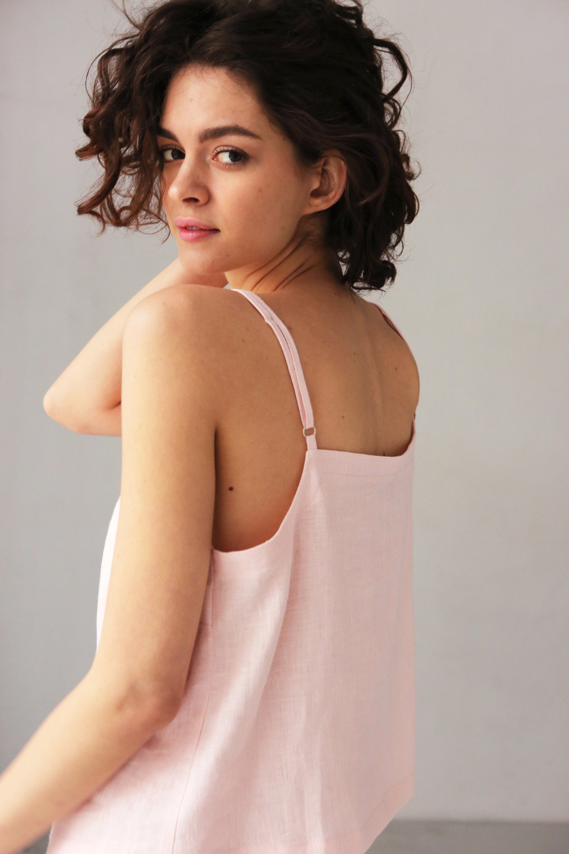 Linen Round-Neck Tank Top CAMELLIA in Light-pink