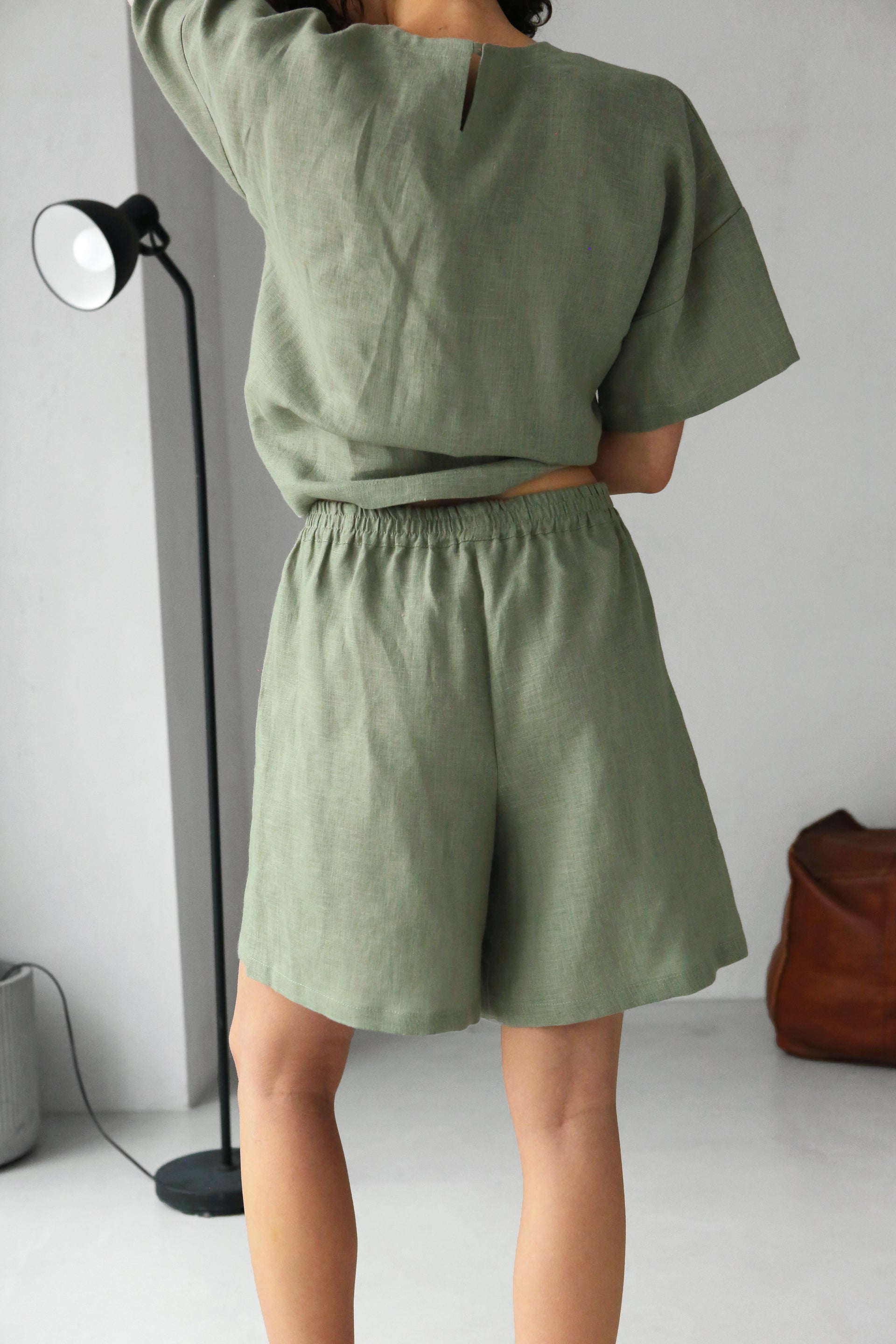 Women’s Linen Shorts VIOLA in Olive