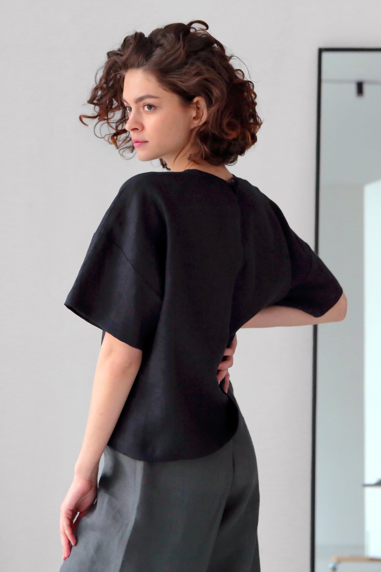 Women's Linen T-Shirt ASTER in Black