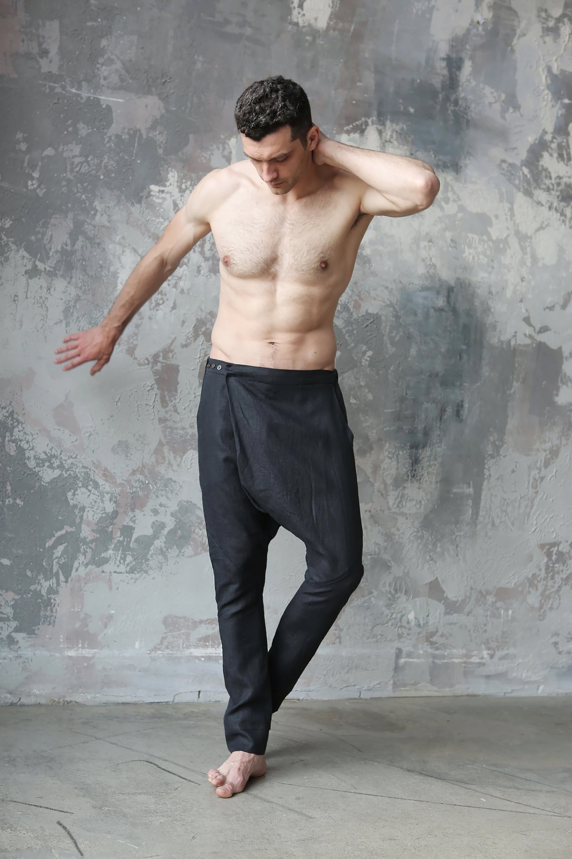 Men’s baggy linen pants HAZEL in Black