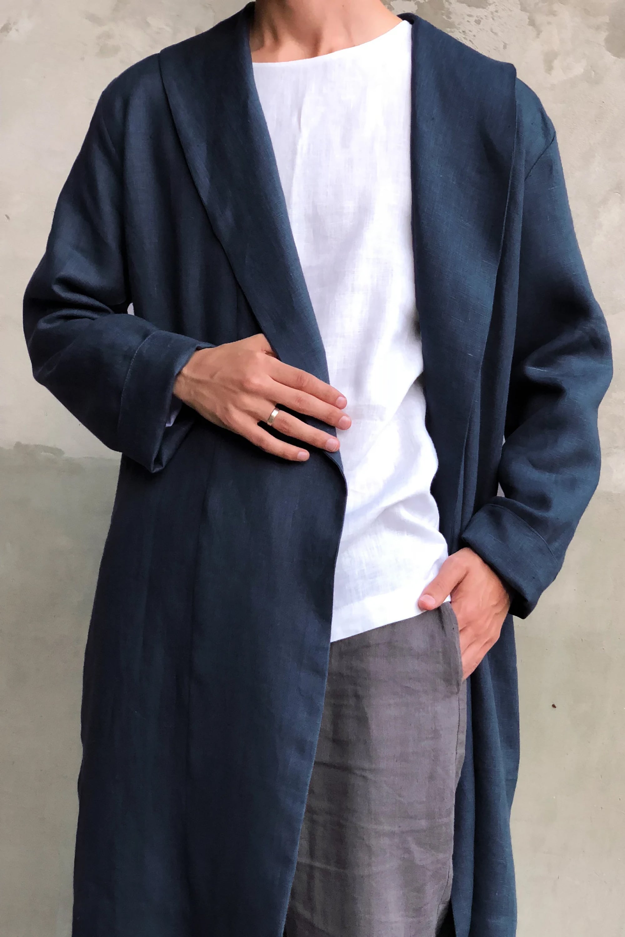 Men’s linen robe JUNIPER in Dark blue