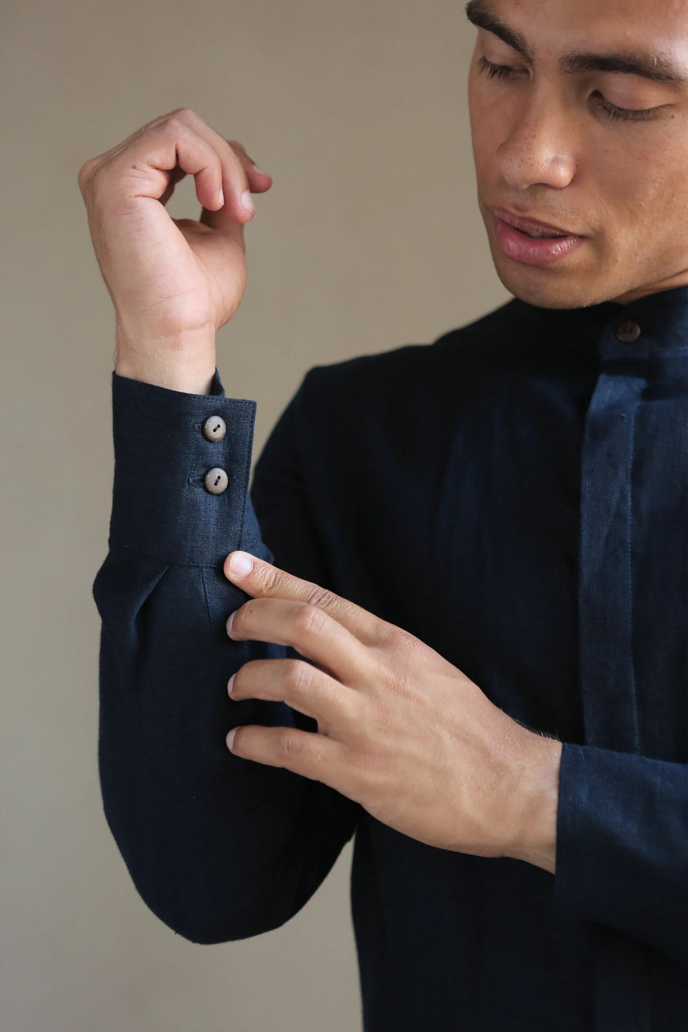 Men’s Linen Shirt OLIVE in Dark blue